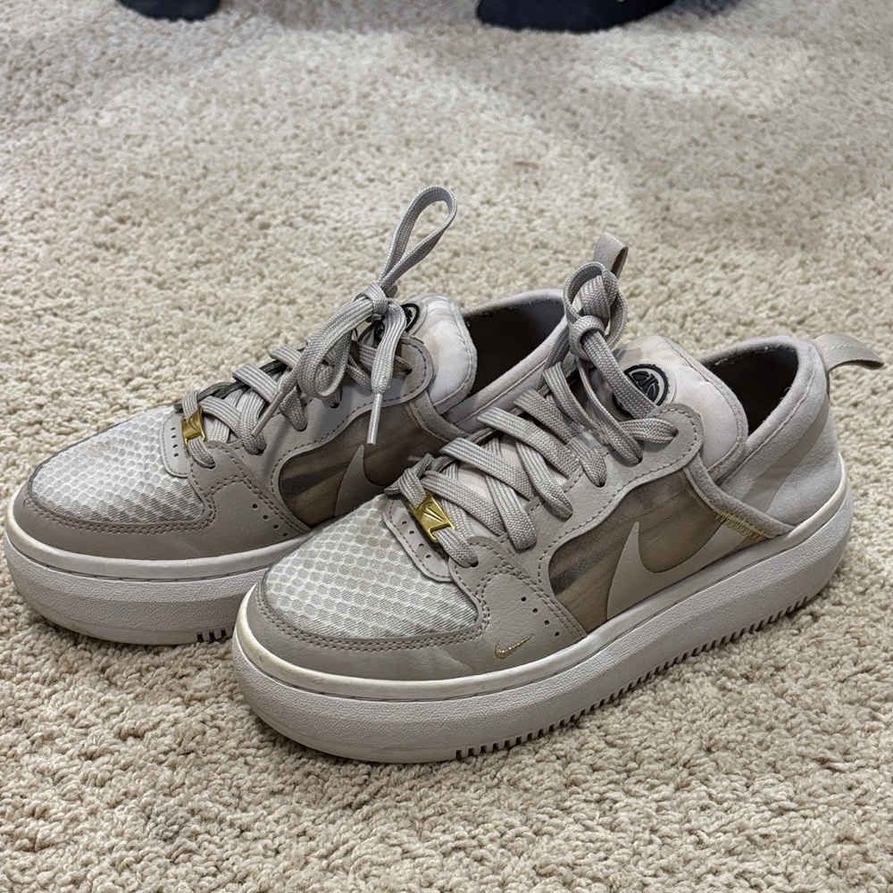 Nike Light Beige Sneakers
